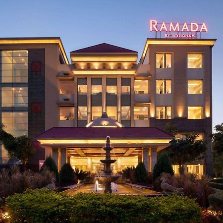 Ramada By Wyndham Varanasi Katesar Chandauli Extérieur photo