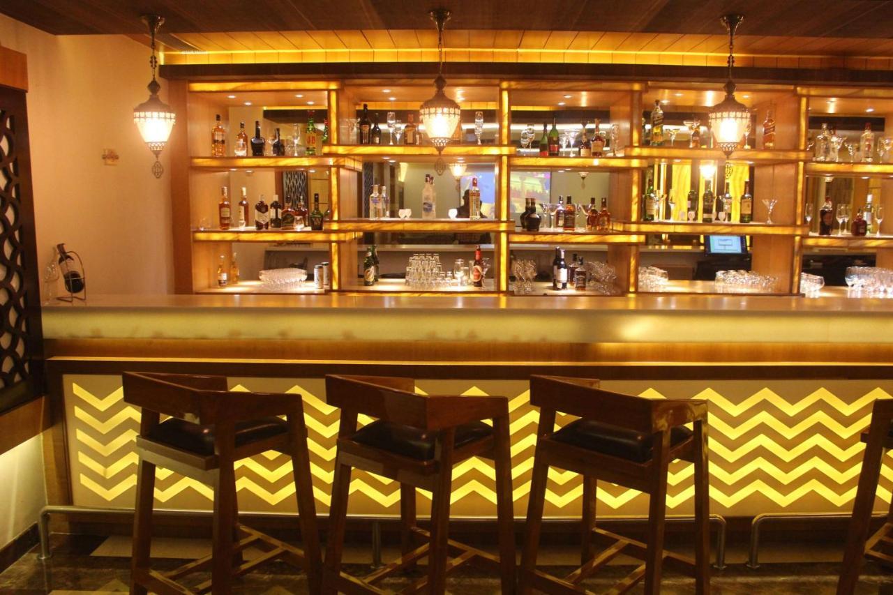 Ramada By Wyndham Varanasi Katesar Chandauli Extérieur photo