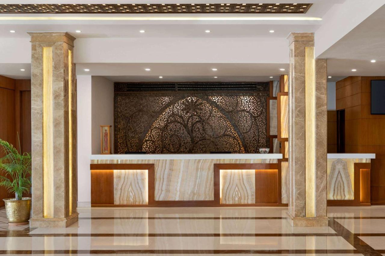 Ramada By Wyndham Varanasi Katesar Chandauli Extérieur photo