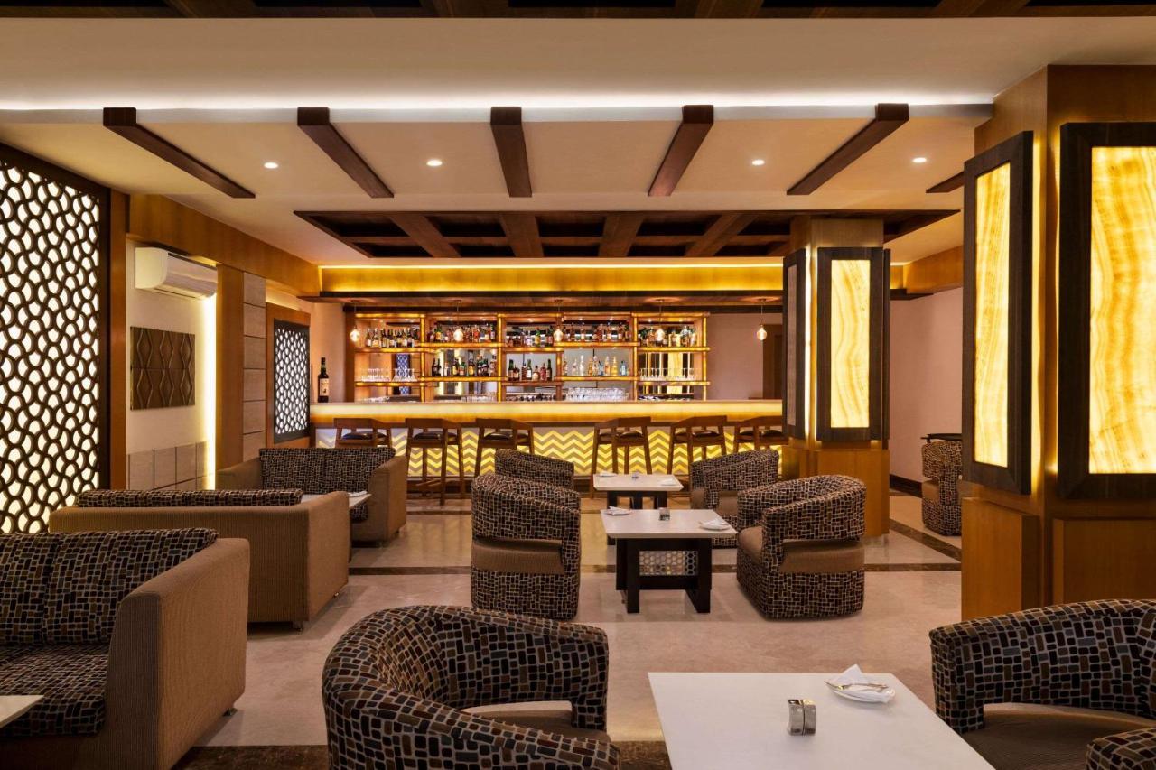 Ramada By Wyndham Varanasi Katesar Chandauli Extérieur photo