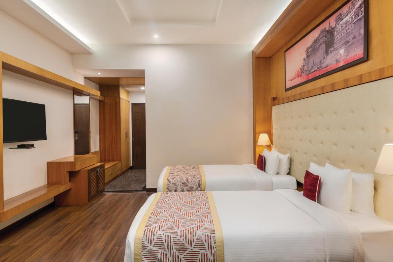 Ramada By Wyndham Varanasi Katesar Chandauli Extérieur photo