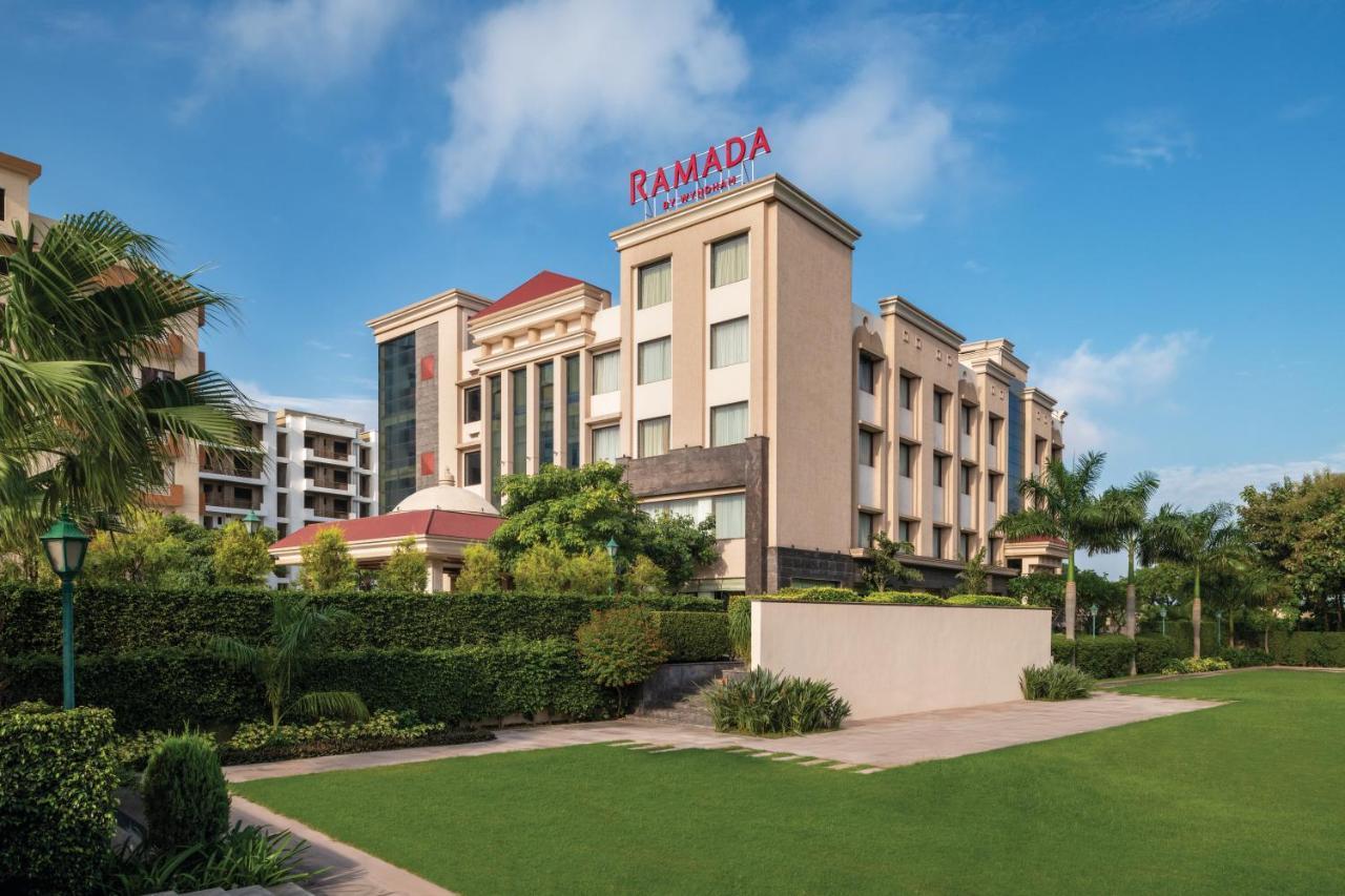 Ramada By Wyndham Varanasi Katesar Chandauli Extérieur photo