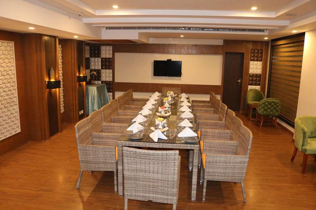 Ramada By Wyndham Varanasi Katesar Chandauli Facilités photo