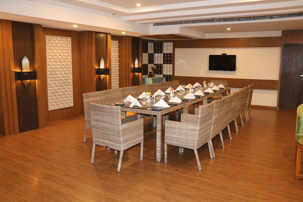 Ramada By Wyndham Varanasi Katesar Chandauli Facilités photo