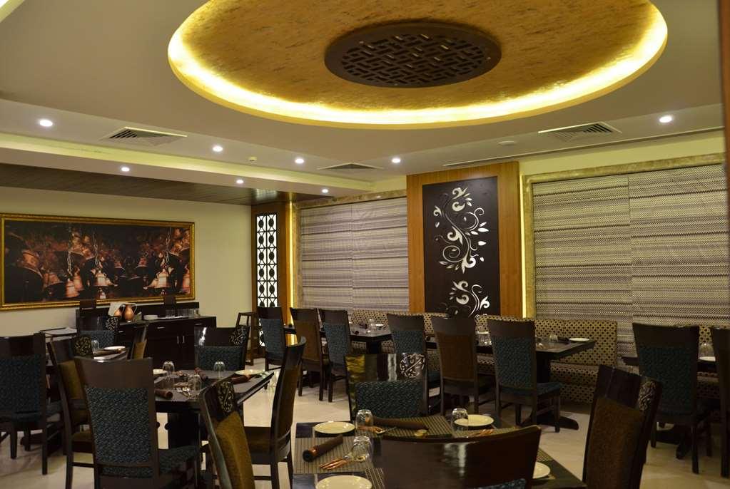 Ramada By Wyndham Varanasi Katesar Chandauli Restaurant photo