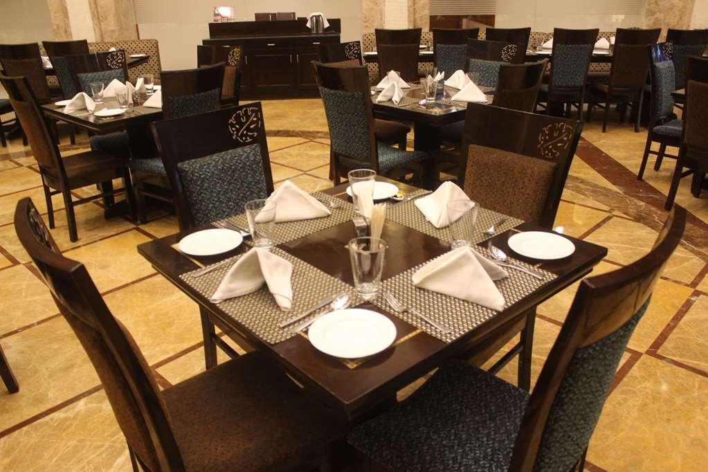 Ramada By Wyndham Varanasi Katesar Chandauli Restaurant photo