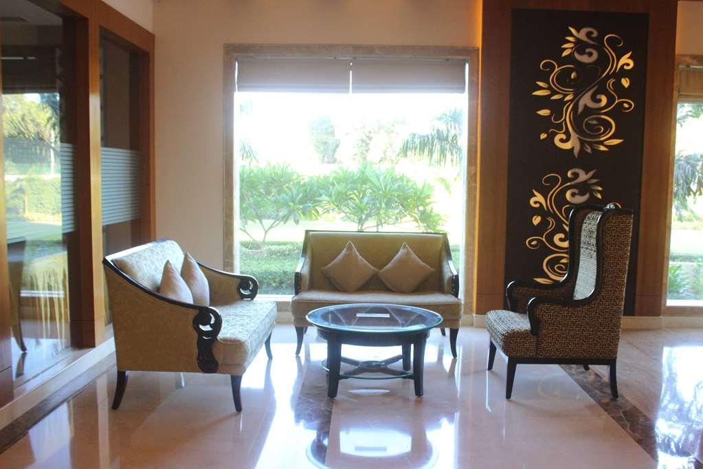 Ramada By Wyndham Varanasi Katesar Chandauli Intérieur photo