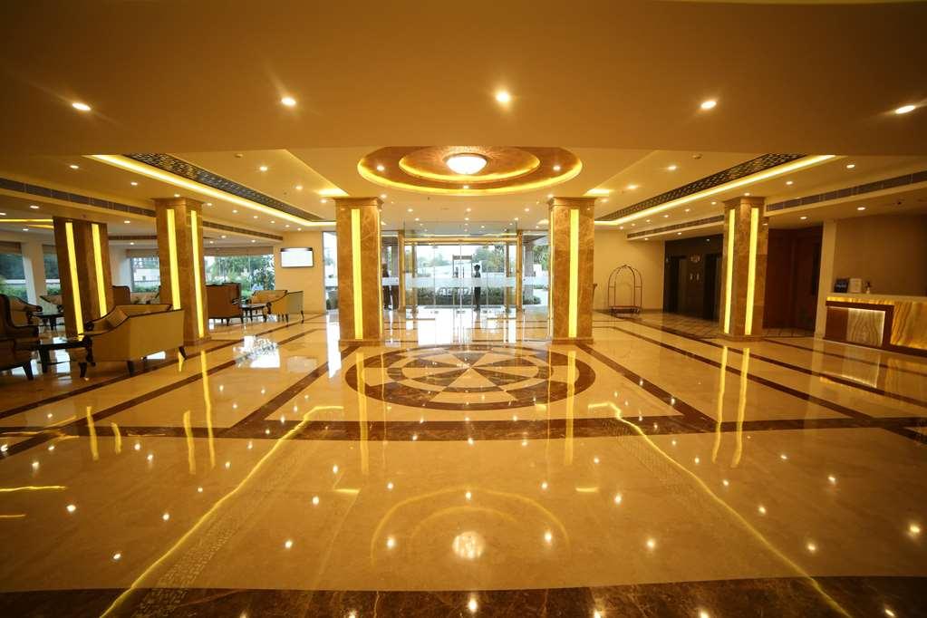 Ramada By Wyndham Varanasi Katesar Chandauli Intérieur photo